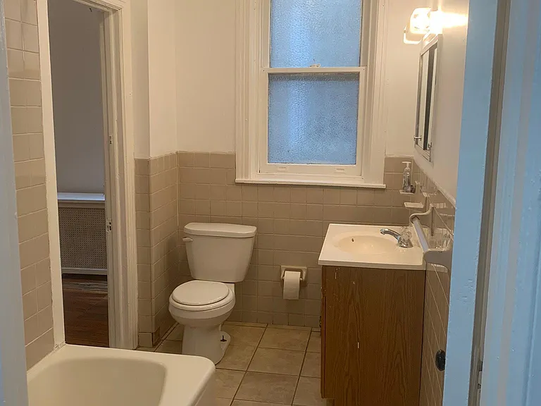 6039 Catharine St #B — Photo 8