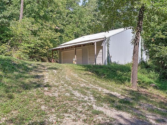 4th image of 17900 Redbud Dr