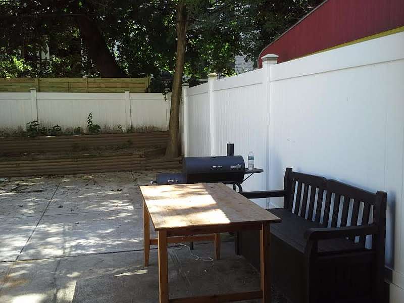 1st image of 594 Bainbridge St