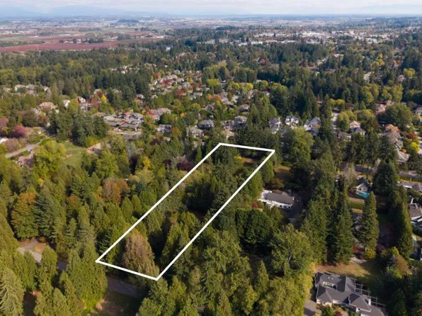 3055 140th St, Surrey, BC V4P 2C2
