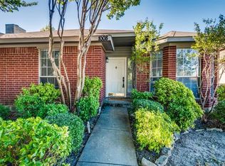 1008 Glencrest Dr, Cedar Hill, TX 75104