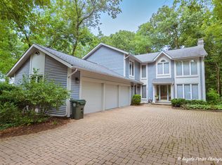 4751 Woodcliff Ln, Palatine, IL 60067