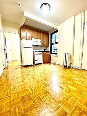1st image of 520 E 79th St #4BV