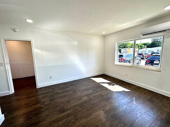 3rd image of 17175 NE 19th Ave #5