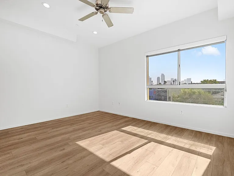 Echo Designer Loft Apartments — Photo 25