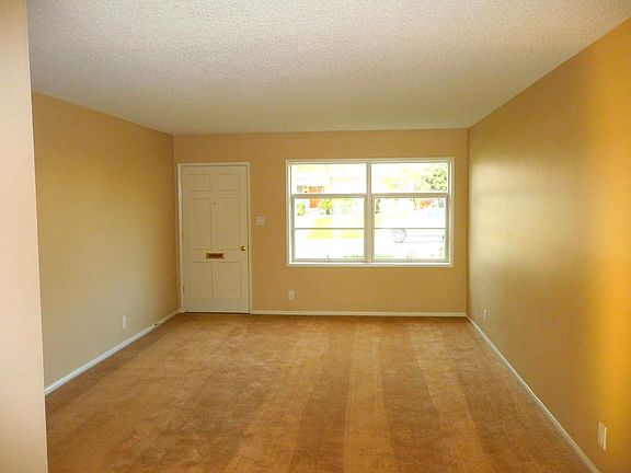 4th image of 408 E Fernfield Dr