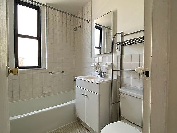 5th image of 219 W 144th St APT 52