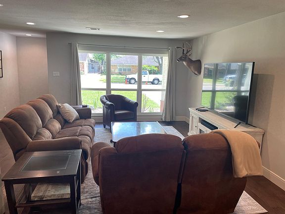 3rd image of 6422 Woodbrook Ln