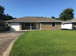 4920 Simpson Ave, Groves, TX 77619