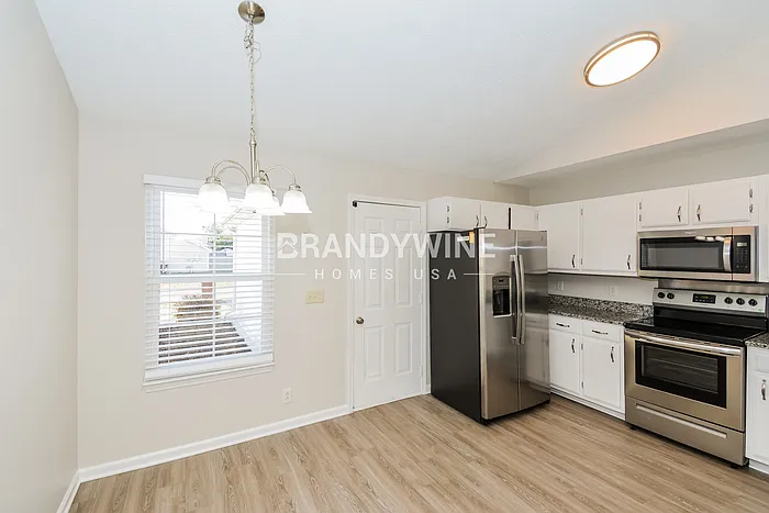 1138 Melvin Dr — Photo 6