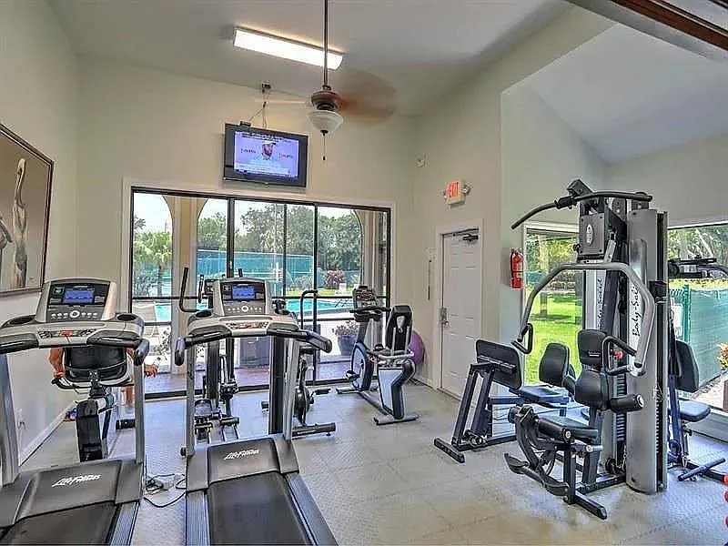 2 bed, 1074 sqft, $2,600 — Photo 3