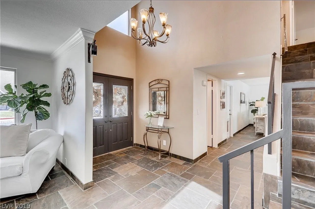 4 bed, 2.5 bath, 2174 sqft, $3,800 — Photo 4
