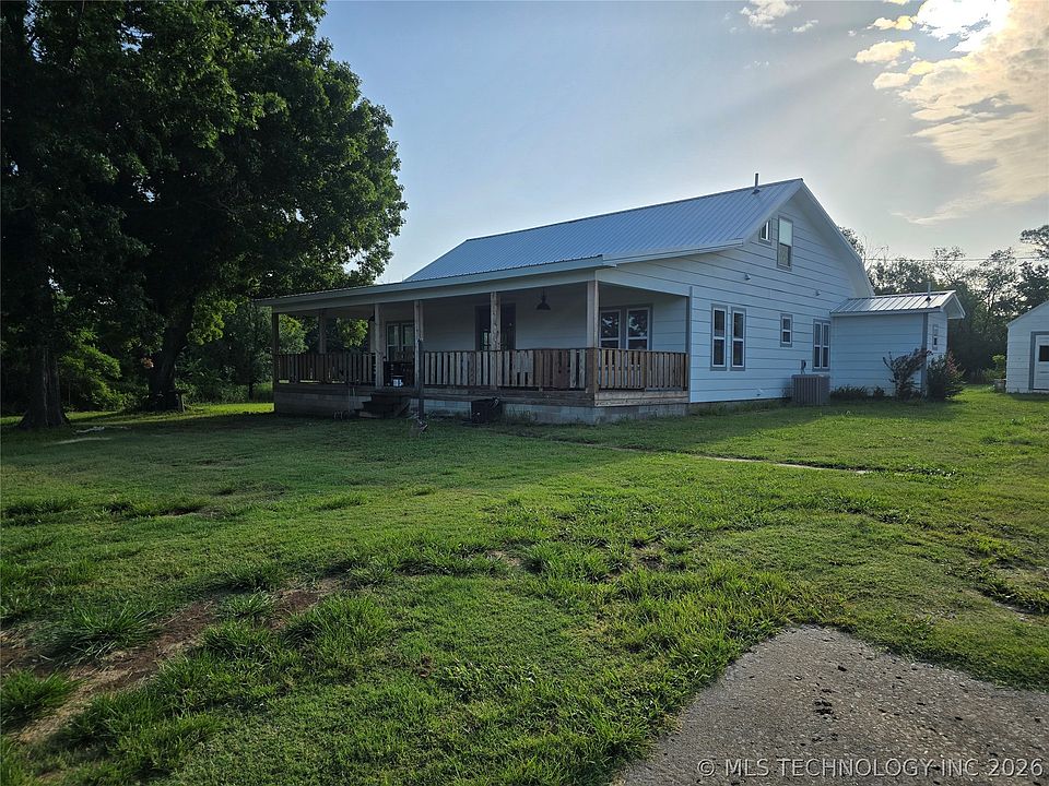 1st image of 2000 4th St