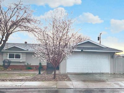 443 N Santa Ana St, Los Banos, CA, 93635