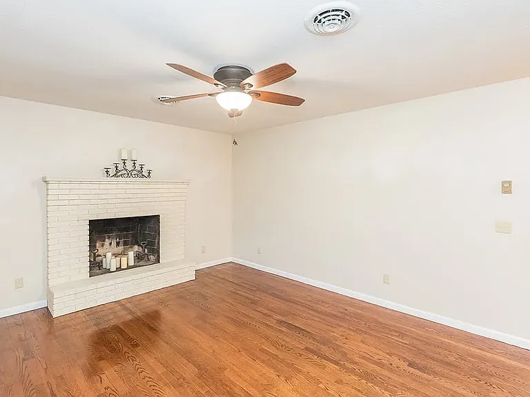705 Holston Rd — Photo 2