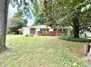 2017 Lance Rd NW, Huntsville, AL 35810