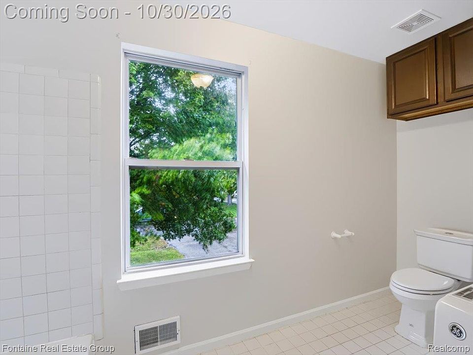 33529 Rhonswood St, photo 20