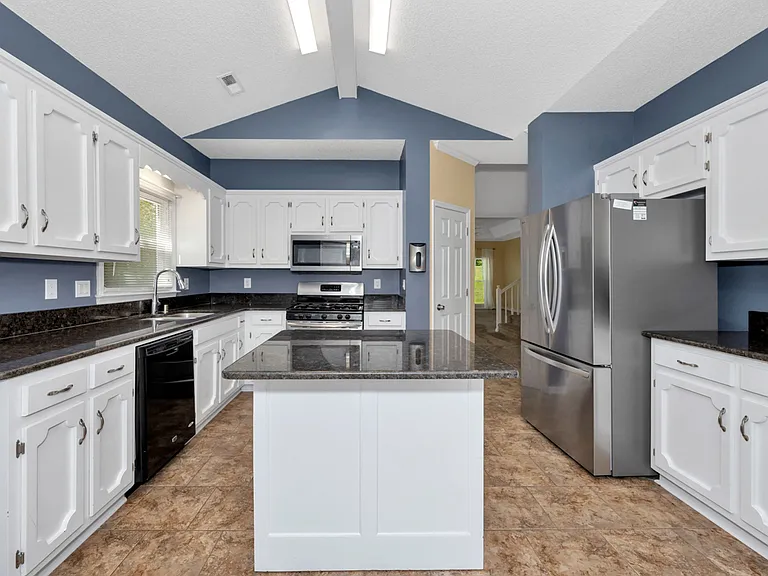 722 Highland Dr — Photo 16