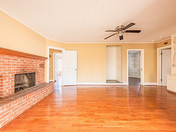 4th image of 808 E Park Ave