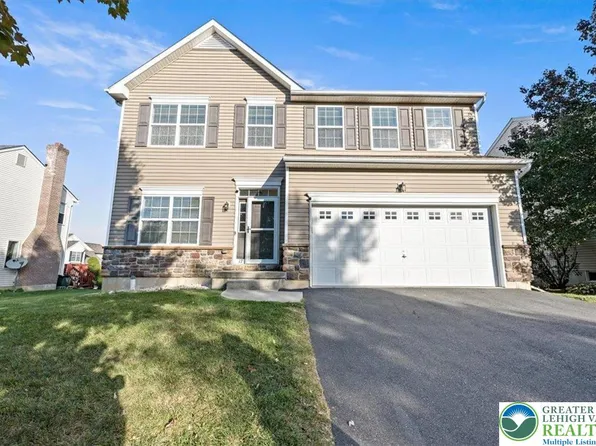 17 Stonecreek Ct, Palmer Twp, PA 18045