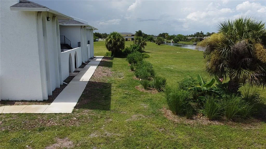 1 bed, 1.0 bath, 815 sqft, $950 — Photo 1