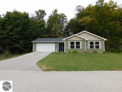 610 Rachel Ln, Traverse City, MI, 49685