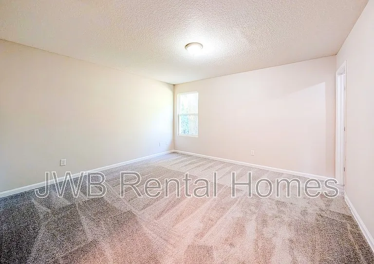2216 White Ave — Photo 5