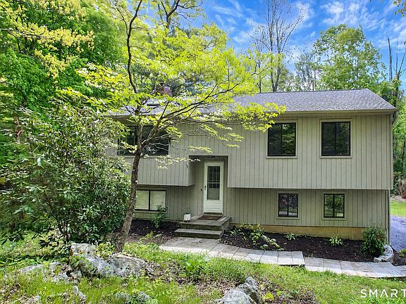 2nd image of 518 Bennetts Farm Road