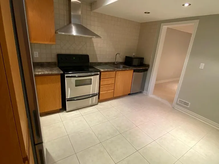 46 Chatsworth Ct #BASEMENT — Photo 10