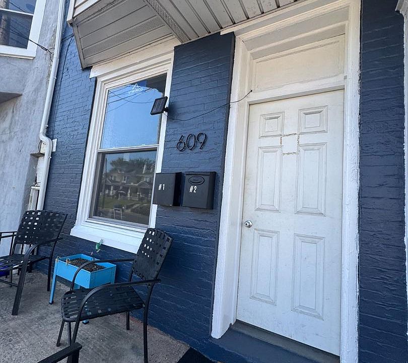 2nd image of 609 E Lancaster Ave