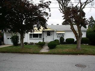 34 Fountain Ave, Cranston, RI 02920