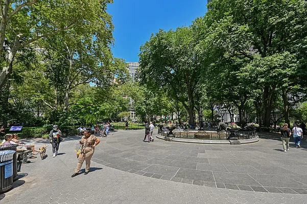 Sold by Poljan Properties Inc. | media 36