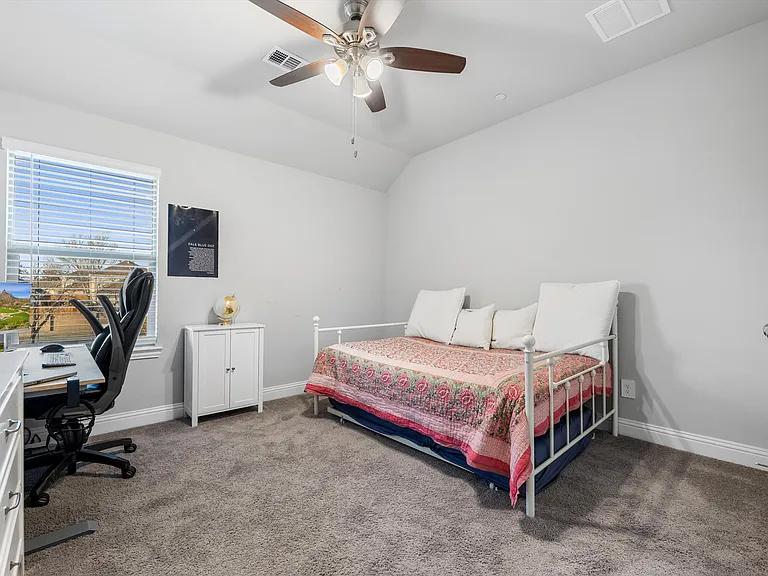 620 Hutchinson Ln — Photo 11