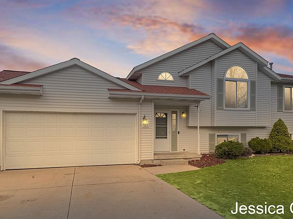 2nd image of 553 Sunmeadow Dr SE