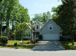 1098 Honeysuckle Ln, Charleston, SC 29412