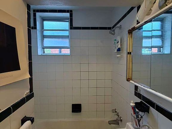 5th image of 108 Admiral Rd #4