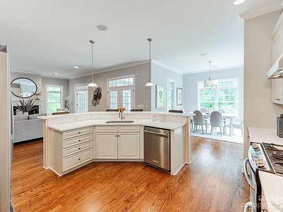 5th image of 650 Vendue Pl