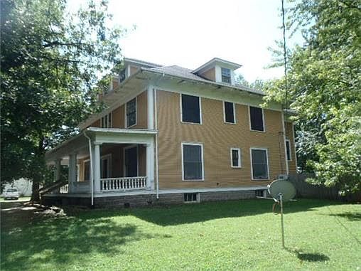 5th image of 404 Saint Charles St