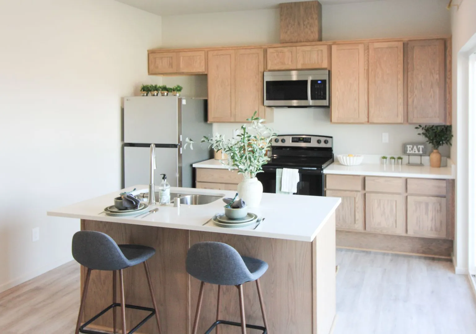 SANDHILL APARTMENTS — Photo 1