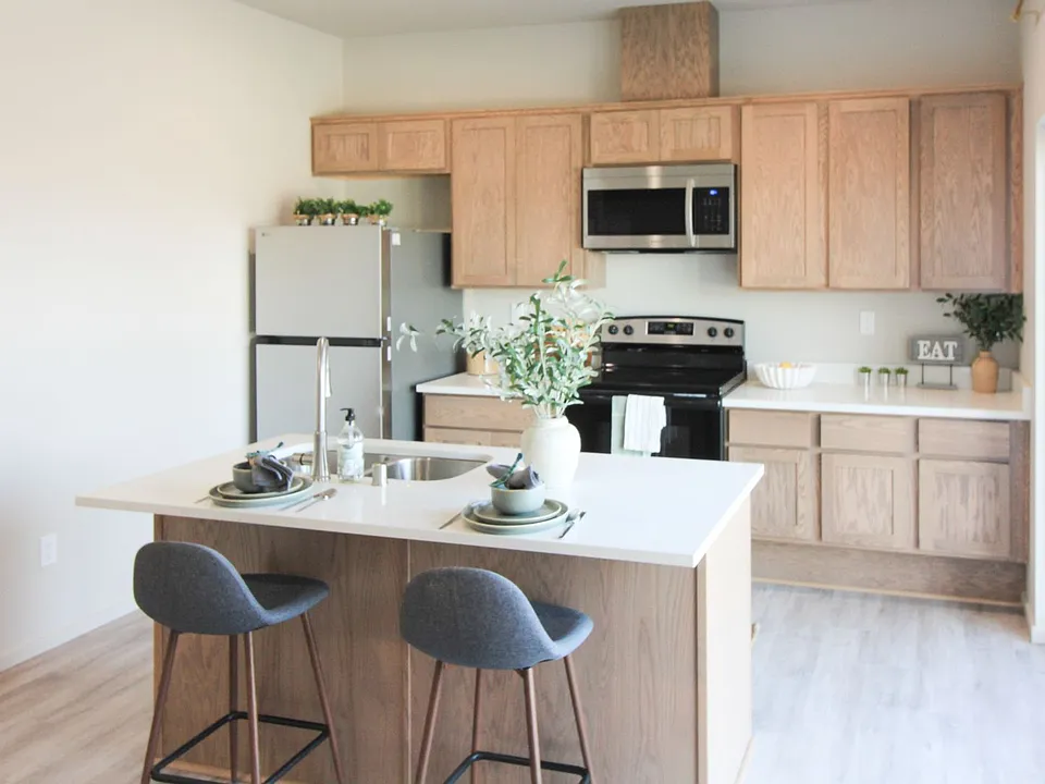 SANDHILL APARTMENTS