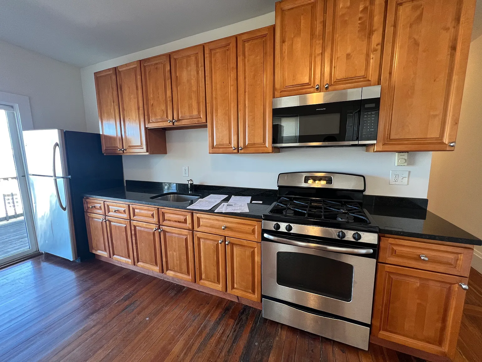 4 bed, 1300 sqft, $3,300 — Photo 1