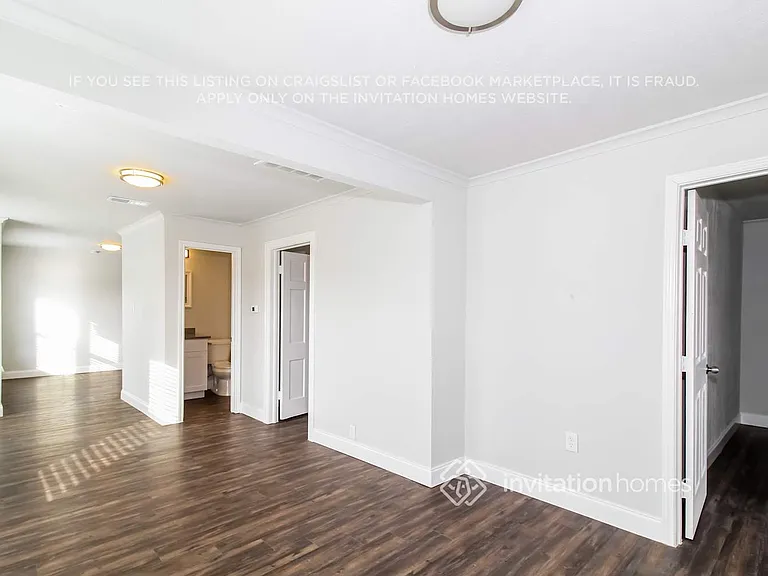 403 E Standifer St #B — Photo 7