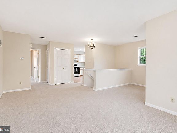 4th image of 700 Bradford Ter Unit 184