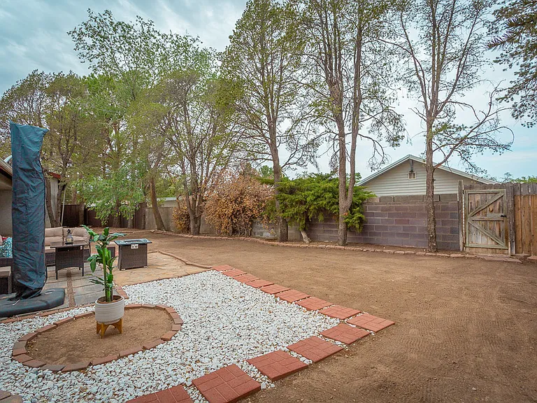 610 W Hermosa Dr — Photo 54