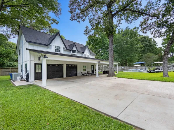 819 Sentinel Oaks, Pinehurst, TX 77362