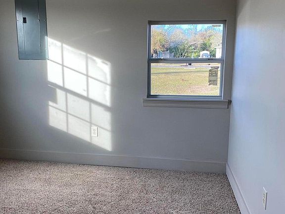 5th image of 609 River St