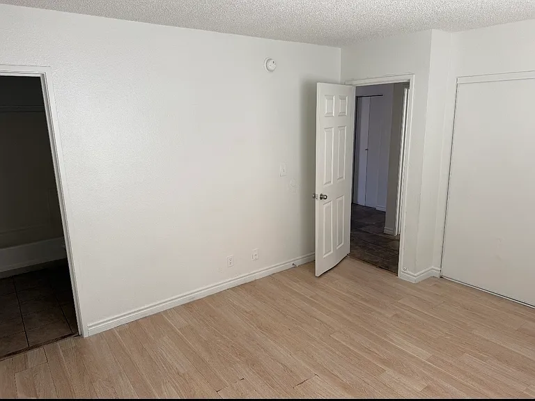 Saturn Ave — Photo 6