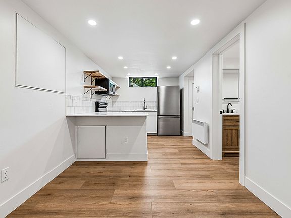 2nd image of 669 E 8th Ave #2