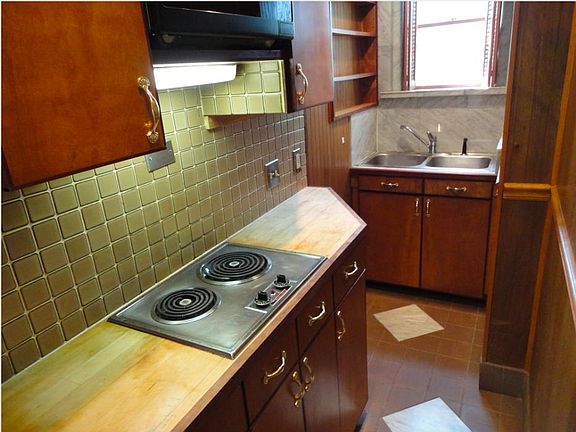3rd image of 604 Madison Ave #2R