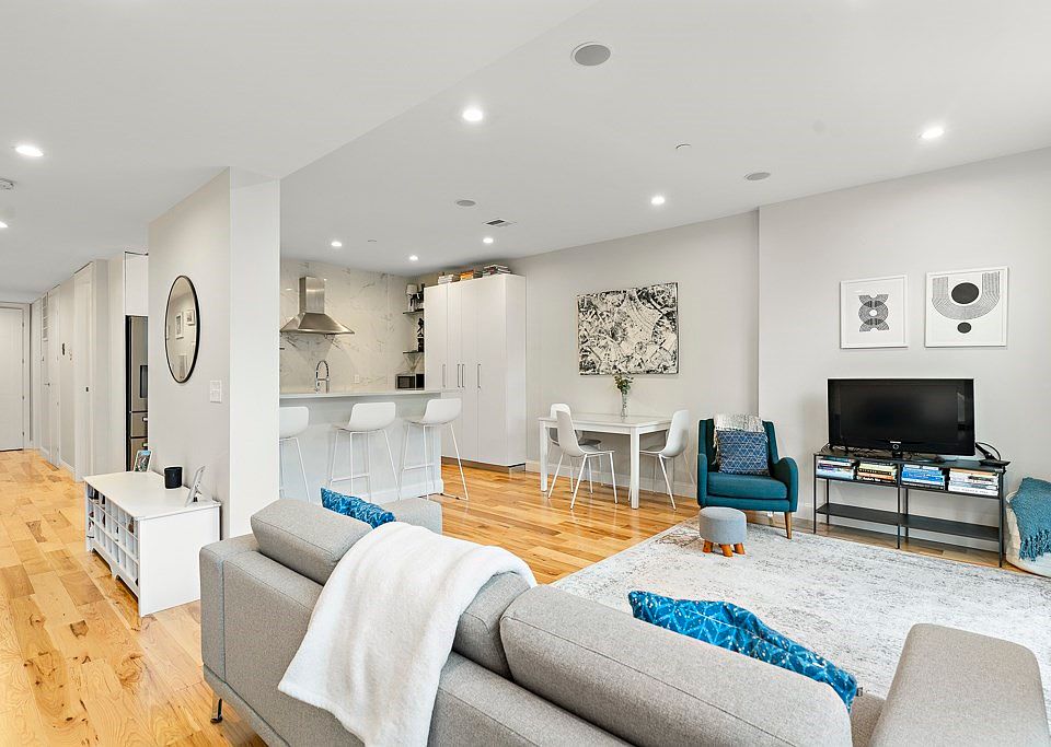 1st image of 67 Lubec St #4